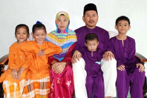 Gambar kenangan keluarga sempena Raya Aidil Fitri 2009